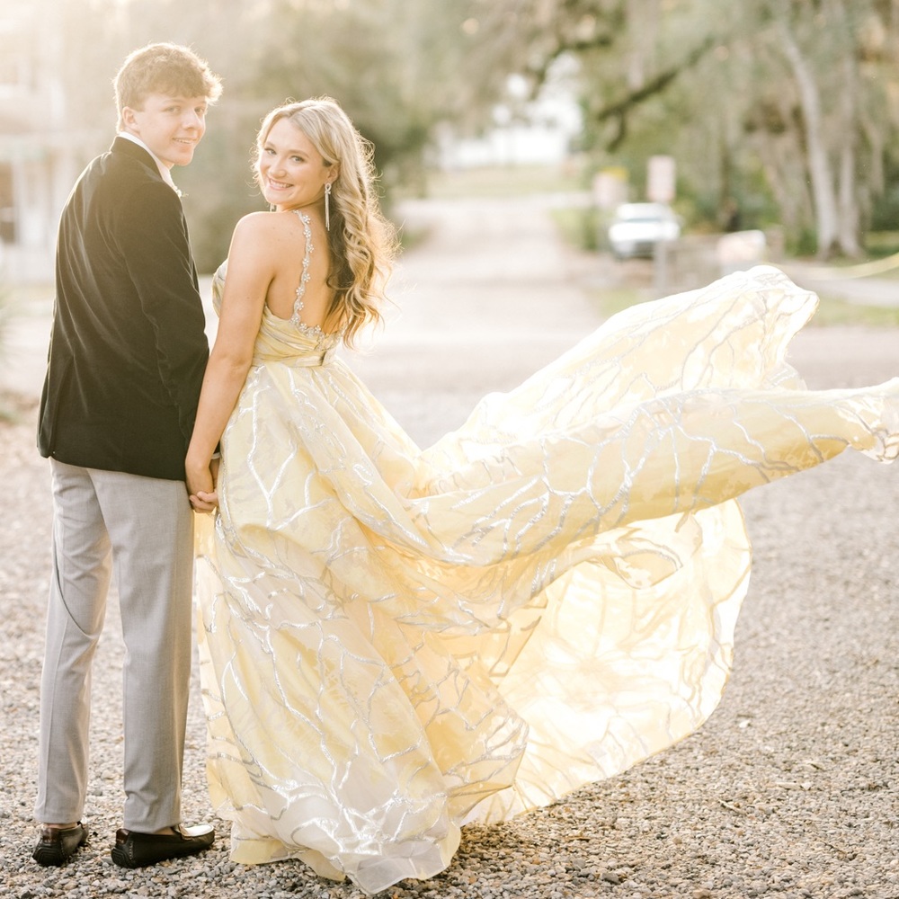 MNM COUTURE DRESS - Picture 5 of 6